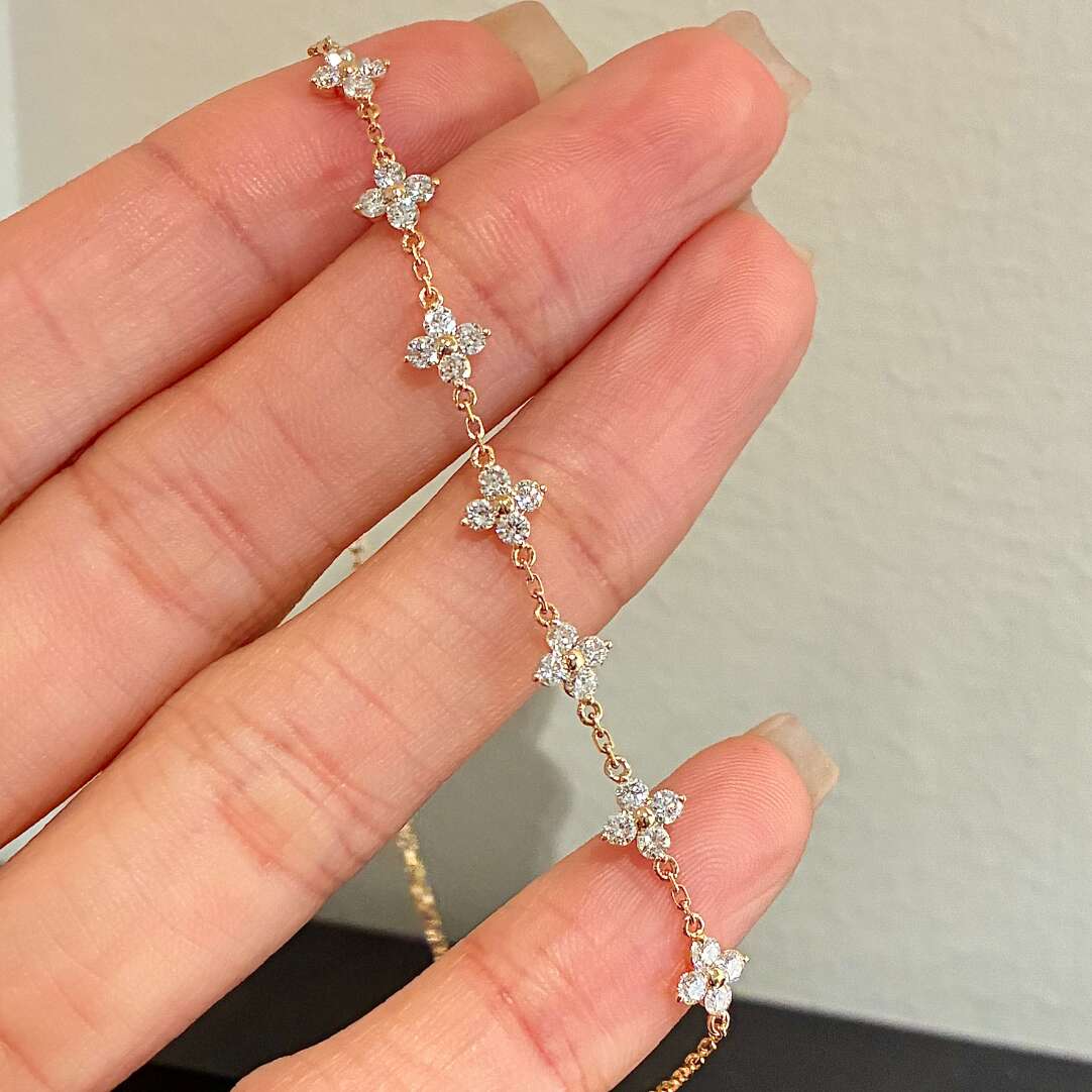 クローバーモチーフ ダイヤモンドブレスレット(合計約0.8ct)