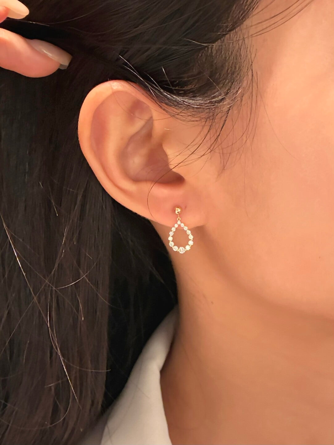 ペアシェイプモチーフ スタッドピアス