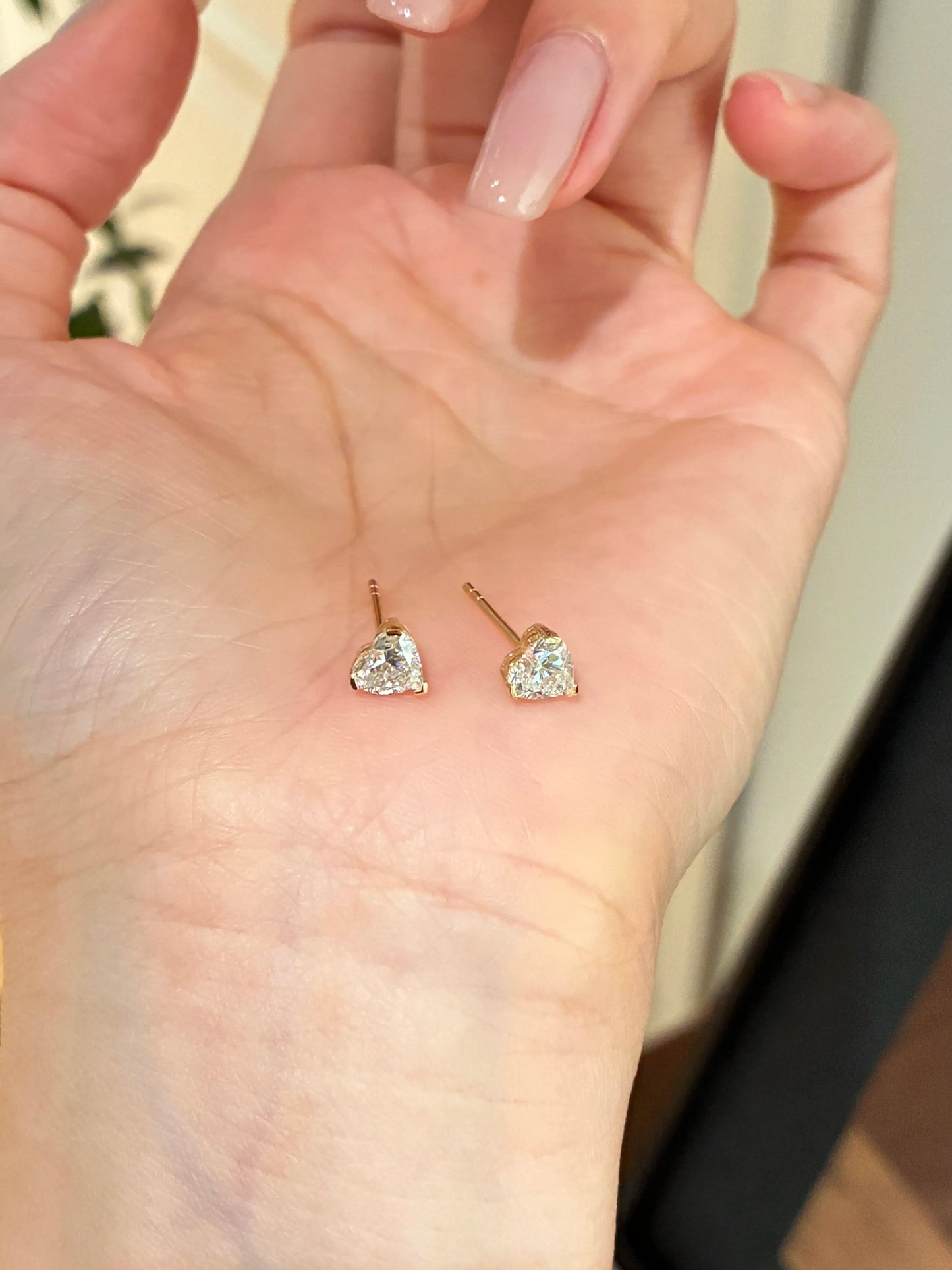 ハートシェイプ ソリティア スタッドピアス（ペア合計約1.0ct）