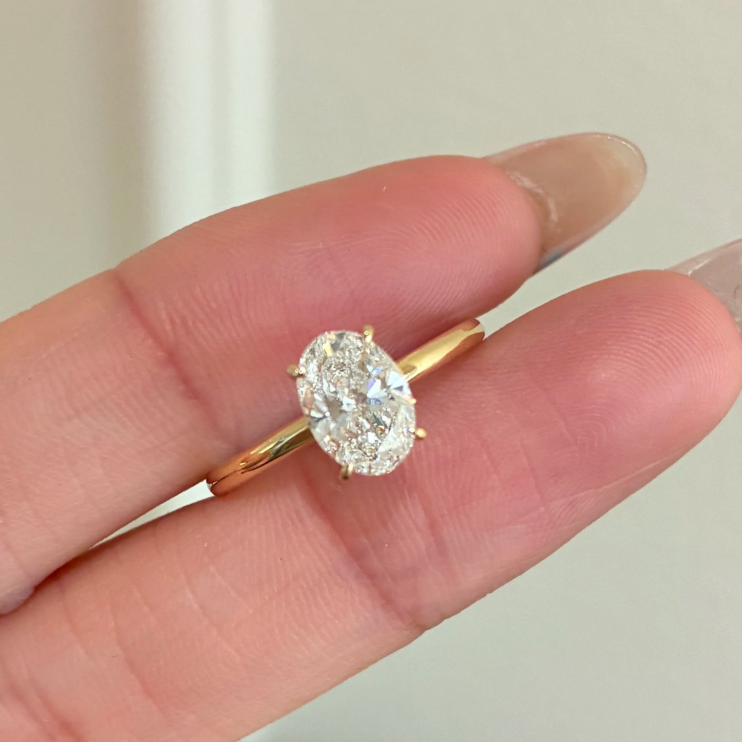 オーバルカット サイドハロー リング（センターストーン1.0ct）