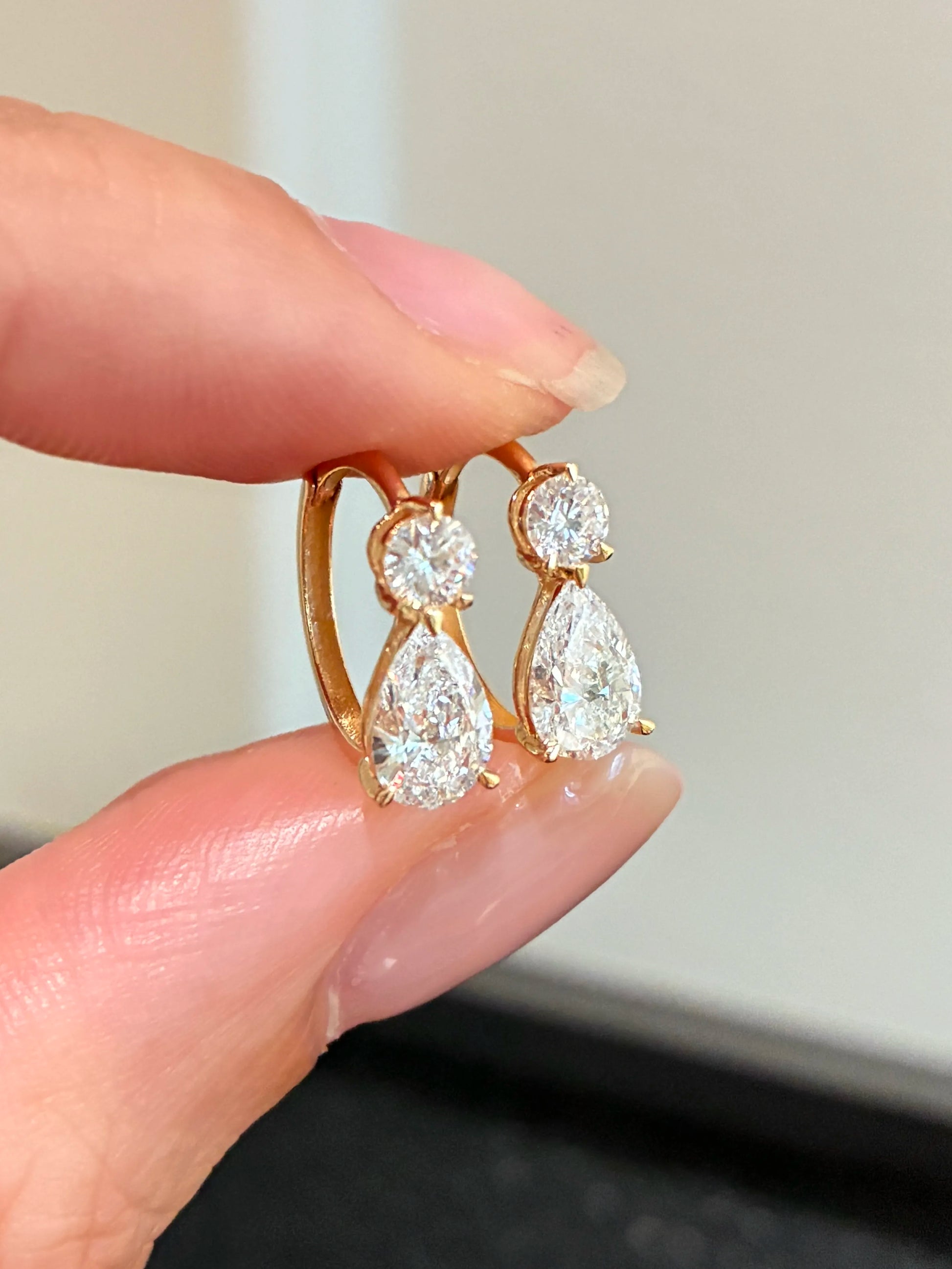 ペアシェイプ ダブルストーン フープピアス（ペア合計約1.3ct）