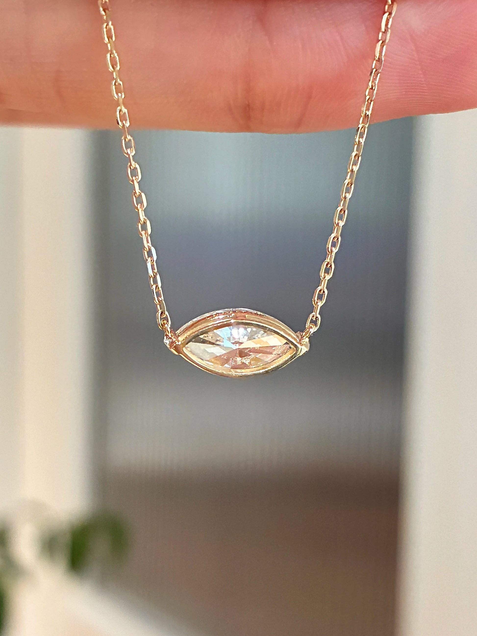 マーキスカット ソリティア ダイヤモンドネックレス（1.0ct）