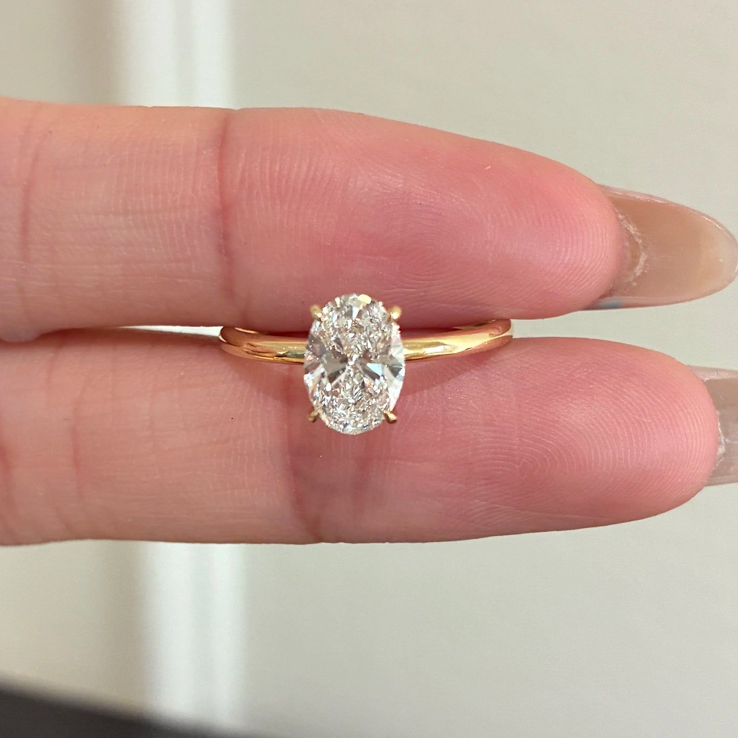 オーバルカット サイドハロー リング（センターストーン1.0ct）