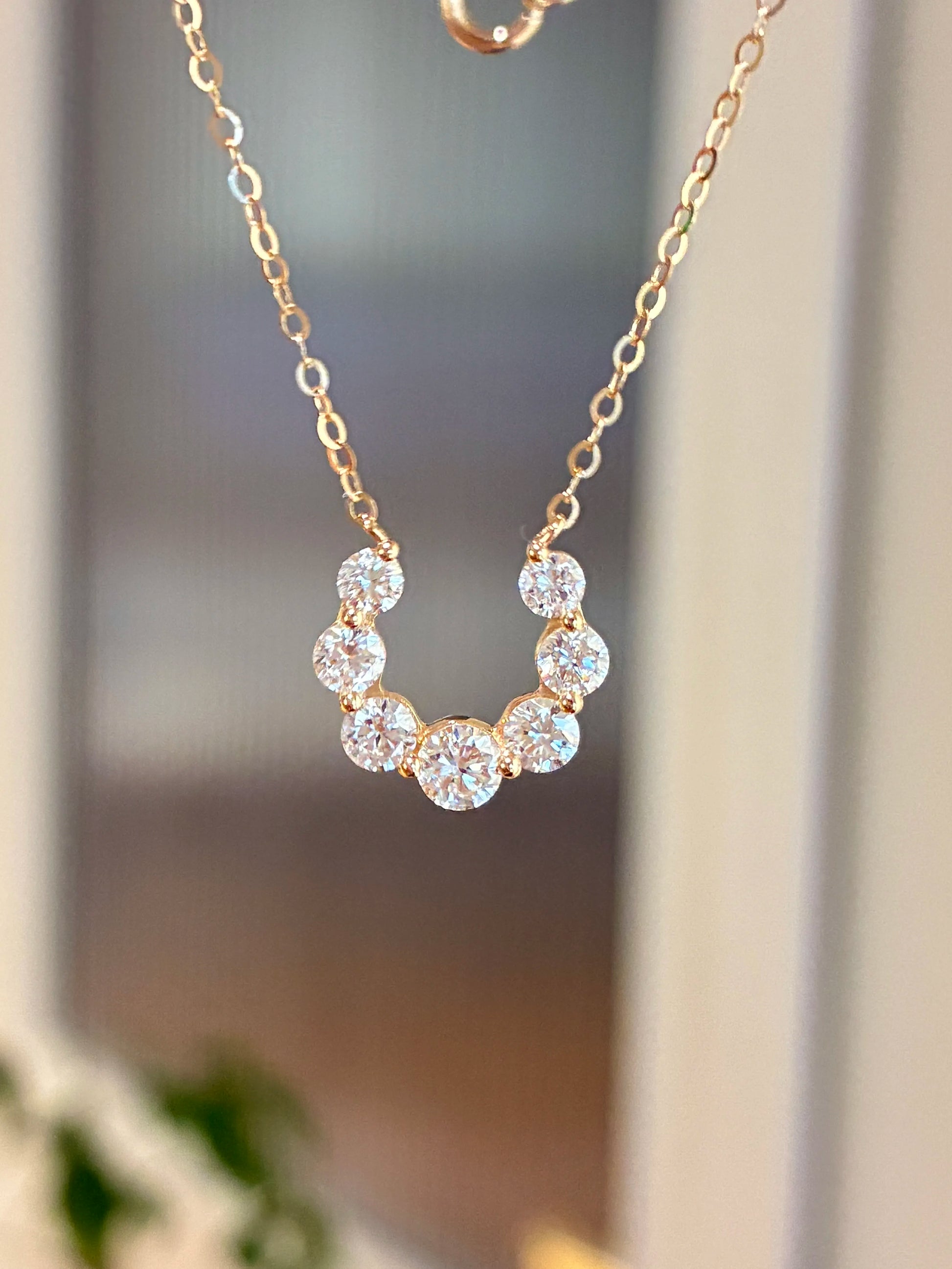ホースシューモチーフ ダイヤモンドネックレス（合計約0.56ct）