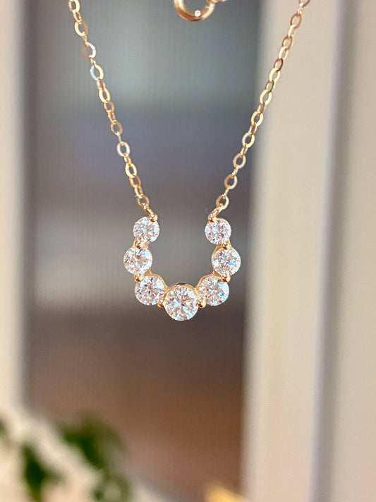 ホースシューモチーフ ダイヤモンドネックレス（合計約0.56ct）