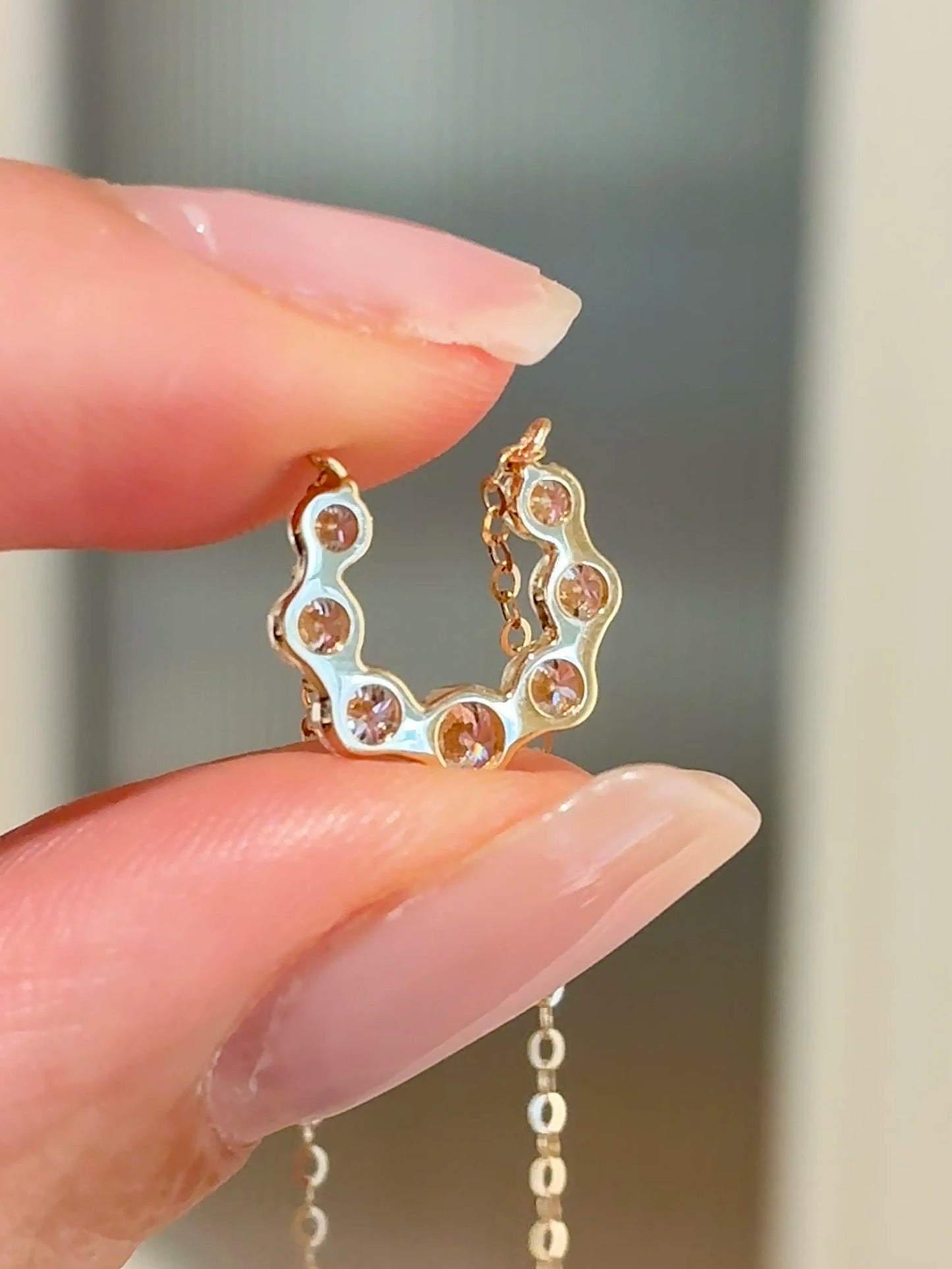 ホースシューモチーフ ダイヤモンドネックレス（合計約0.56ct）