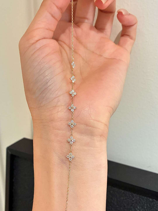 クローバーモチーフ ダイヤモンドブレスレット（合計約0.8ct）