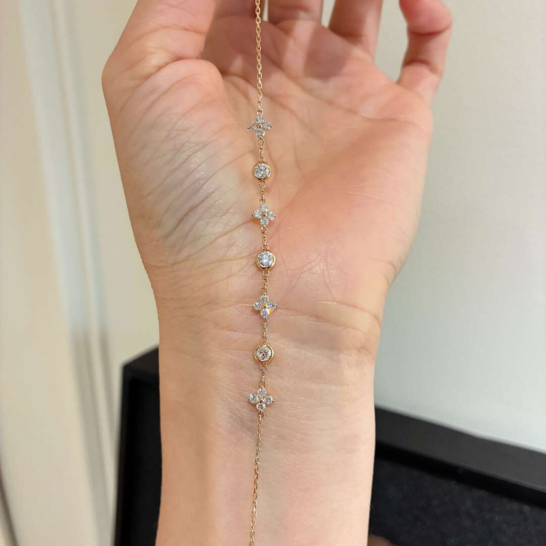 クローバー バブルモチーフ ダイヤモンドブレスレット（合計約0.7ct）