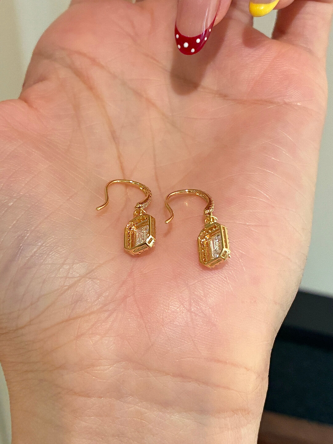 エメラルドカット パフュームボトル フックピアス